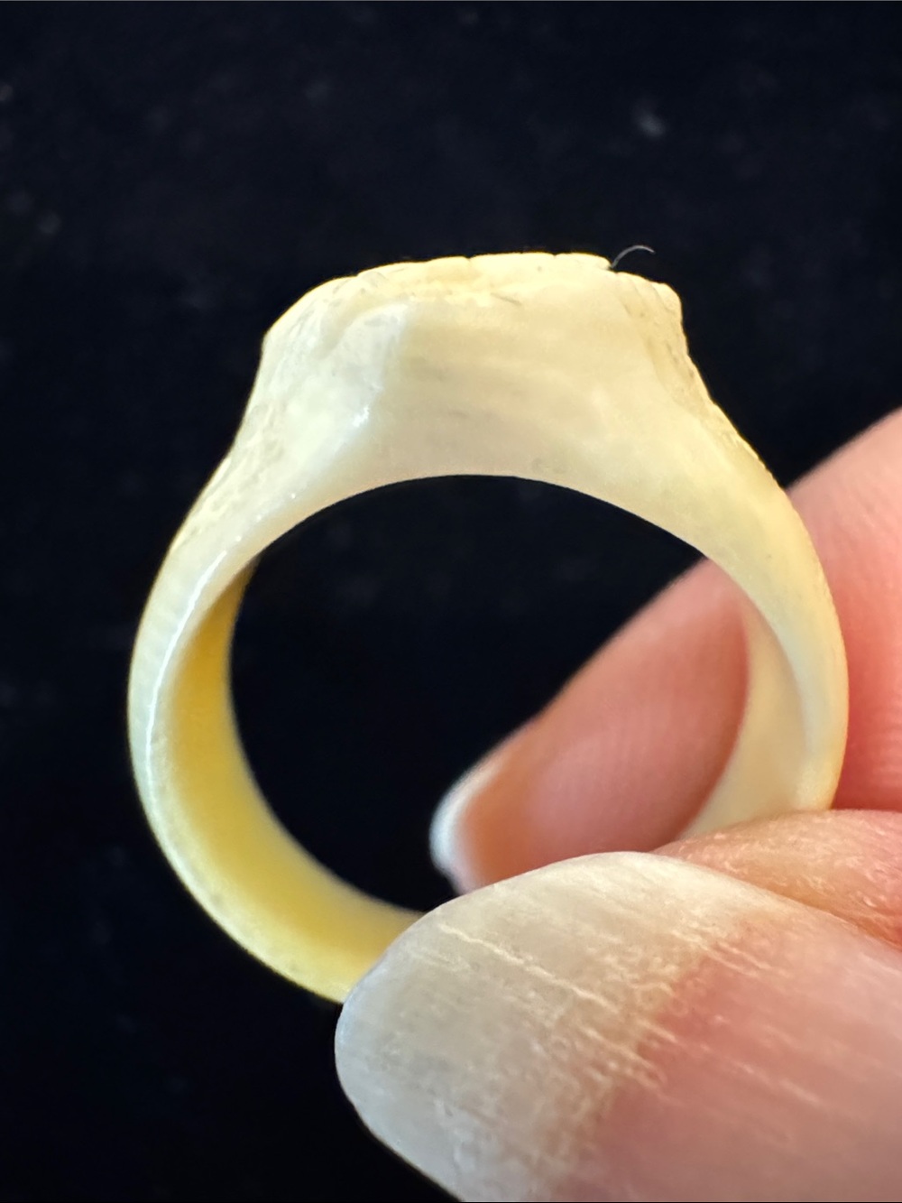 Elegant Carved Bone (?) Dragon Ring - Picture 2 of 7